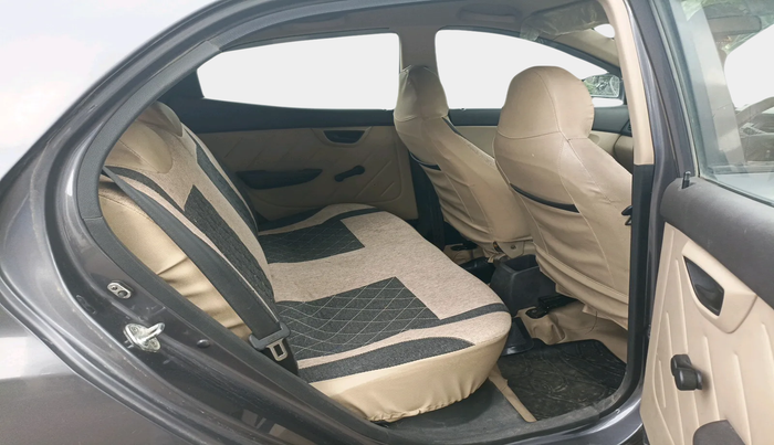 2018 Hyundai Eon MAGNA +, Petrol, Manual, 13,350 km, interior