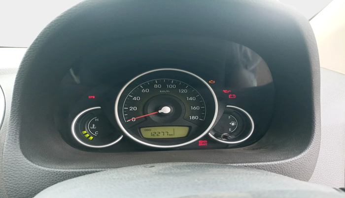 2018 Hyundai Eon MAGNA +, Petrol, Manual, 13,350 km, interior