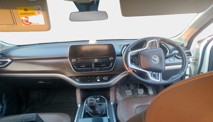 2019 Tata Harrier XZ 2.0L, Diesel, Manual, 1,25,144 km, interior