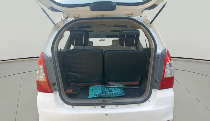 2015 Toyota Innova 2.5 G 8 STR, Diesel, Manual, 6,28,032 km, exterior