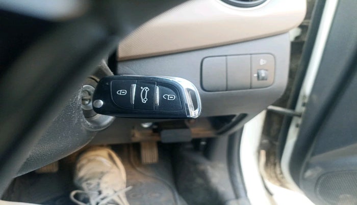 2017 Hyundai Grand i10 SPORTZ U2 1.2 CRDI, Diesel, Manual, 92,580 km, interior