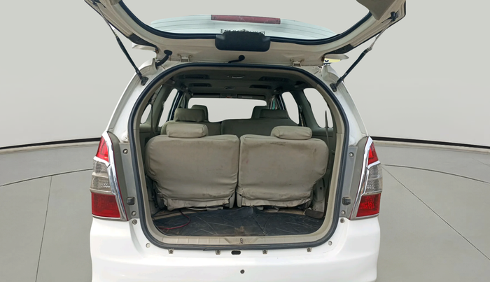 2012 Toyota Innova VX 2.5 8 STR, Diesel, Manual, 2,27,032 km, exterior