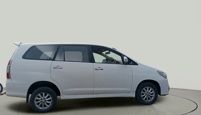 2012 Toyota Innova VX 2.5 8 STR, Diesel, Manual, 2,27,032 km, exterior
