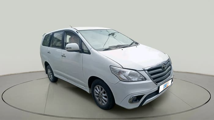 2012 Toyota Innova VX 2.5 8 STR, Diesel, Manual, 2,28,000 km, exterior