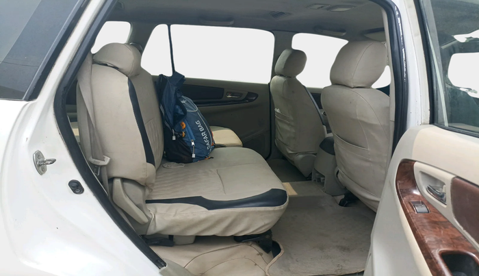 2012 Toyota Innova VX 2.5 8 STR, Diesel, Manual, 2,27,032 km, interior