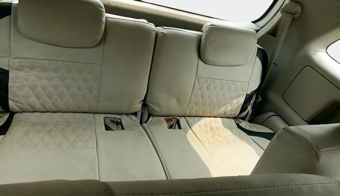2012 Toyota Innova VX 2.5 8 STR, Diesel, Manual, 2,27,032 km, interior