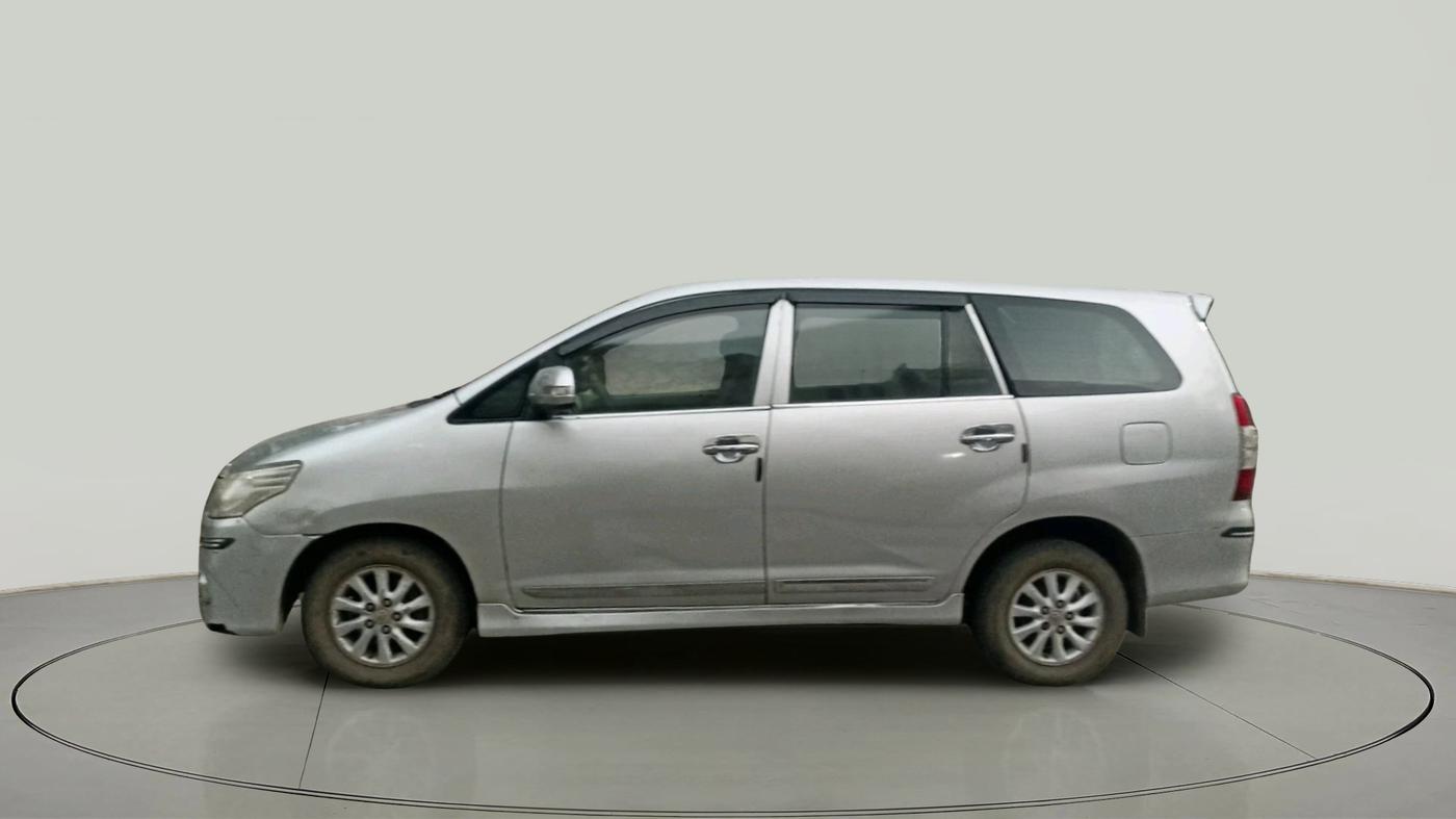 2012 Toyota Innova VX 2.5 7 STR, Diesel, Manual, 2,16,183 km, exterior