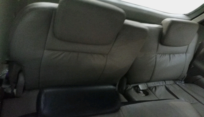 2012 Toyota Innova VX 2.5 7 STR, Diesel, Manual, 2,16,183 km, interior