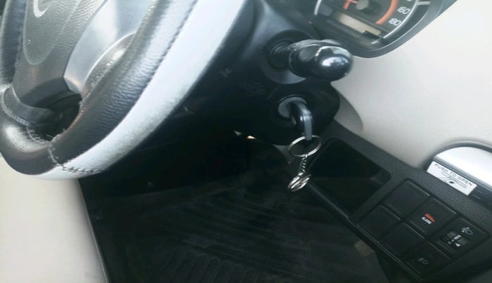 2013 Maruti Wagon R 1.0 VXI, Petrol, Manual, 82,897 km, interior