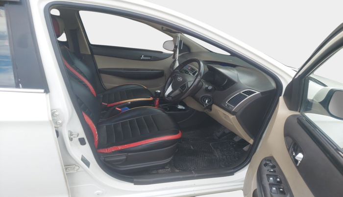 2012 Hyundai i20 SPORTZ 1.2, Petrol, Manual, 64,367 km, interior