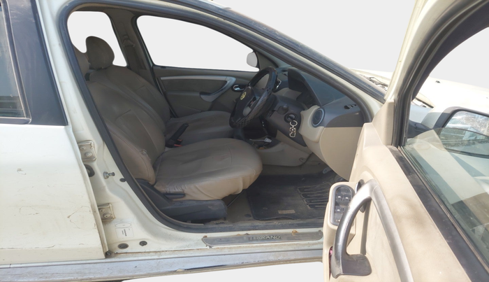 2014 Nissan Terrano XL (D), Diesel, Manual, 1,73,821 km, interior