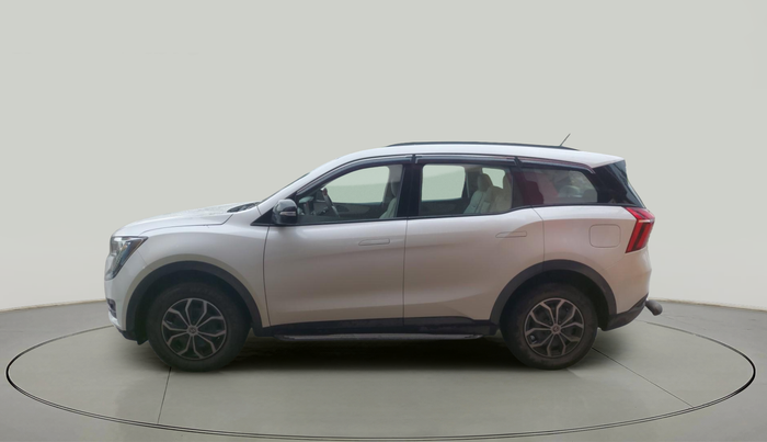 2024 Mahindra XUV700 MX Petrol MT 7 STR, Petrol, Manual, 7,232 km, exterior