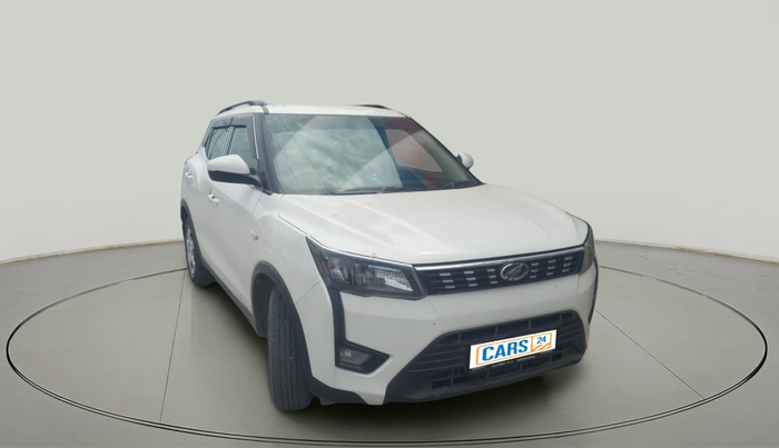 2021 Mahindra XUV300 W6 1.2 PETROL, Petrol, Manual, 74,864 km, exterior