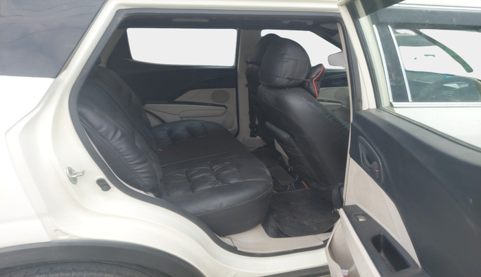 2021 Mahindra XUV300 W6 1.2 PETROL, Petrol, Manual, 74,864 km, interior
