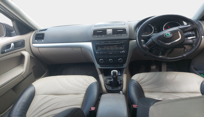 2011 Skoda Yeti AMBITION 2.0 TDI CR 4X2, Diesel, Manual, 1,76,343 km, interior