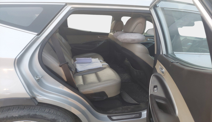 2015 Hyundai Santa Fe 2 WD AT, Diesel, Automatic, 1,23,623 km, interior