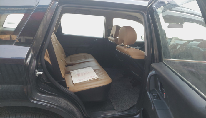 2019 Mahindra XUV500 W5, Diesel, Manual, 70,443 km, interior