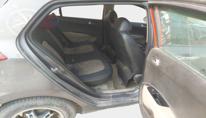 2014 Hyundai Grand i10 SPORTZ 1.1 CRDI, Diesel, Manual, 72,842 km, interior