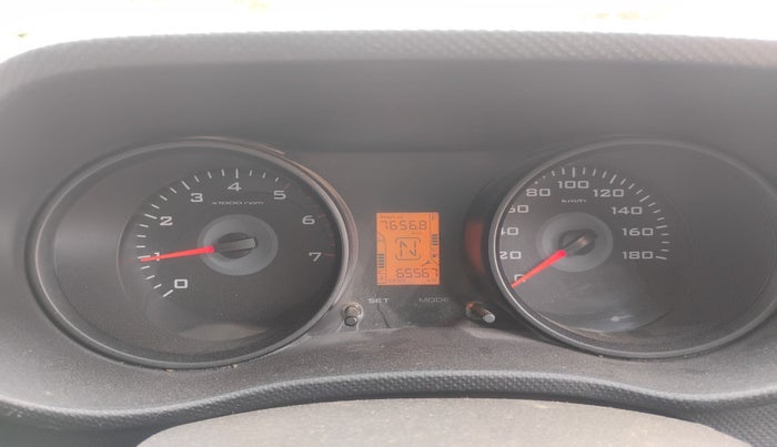 2017 Mahindra TUV300 T4 PLUS, Diesel, Manual, 65,567 km, interior