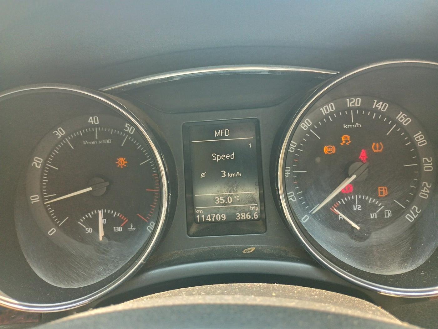 2010 Skoda Superb ELEGANCE 1.8 TSI MT, Petrol, Manual, 1,14,709 km, interior