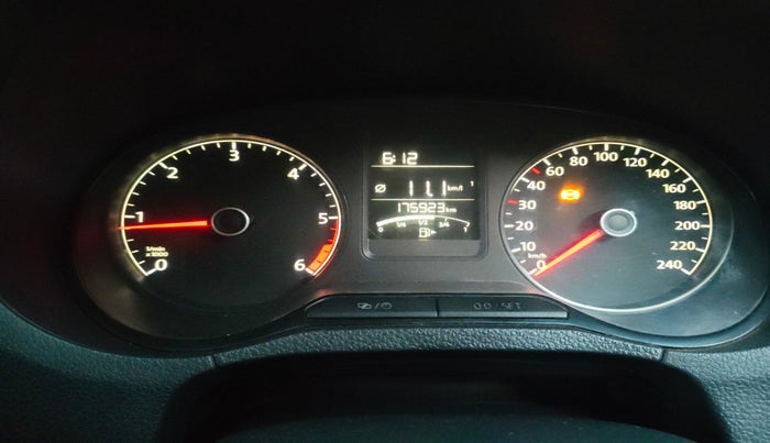 2015 Volkswagen Polo HIGHLINE1.5L, Diesel, Manual, 1,75,923 km, interior