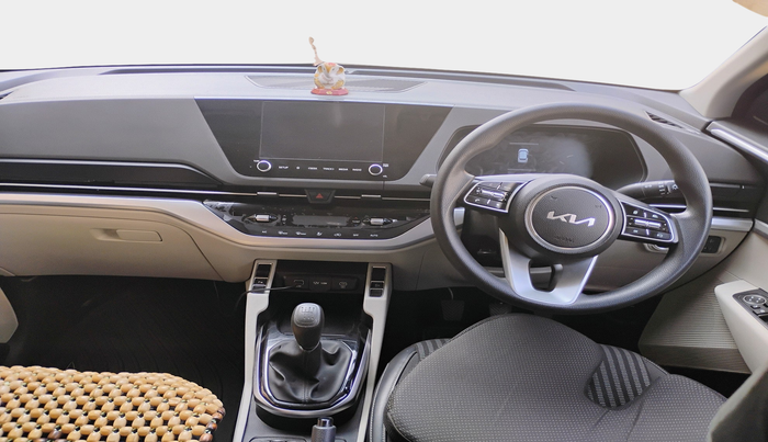 2022 KIA CARENS PRESTIGE PLUS 1.4 PETROL 7 STR, Petrol, Manual, 14,805 km, interior