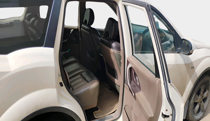 2012 Mahindra XUV500 W8, Diesel, Manual, 1,48,958 km, interior