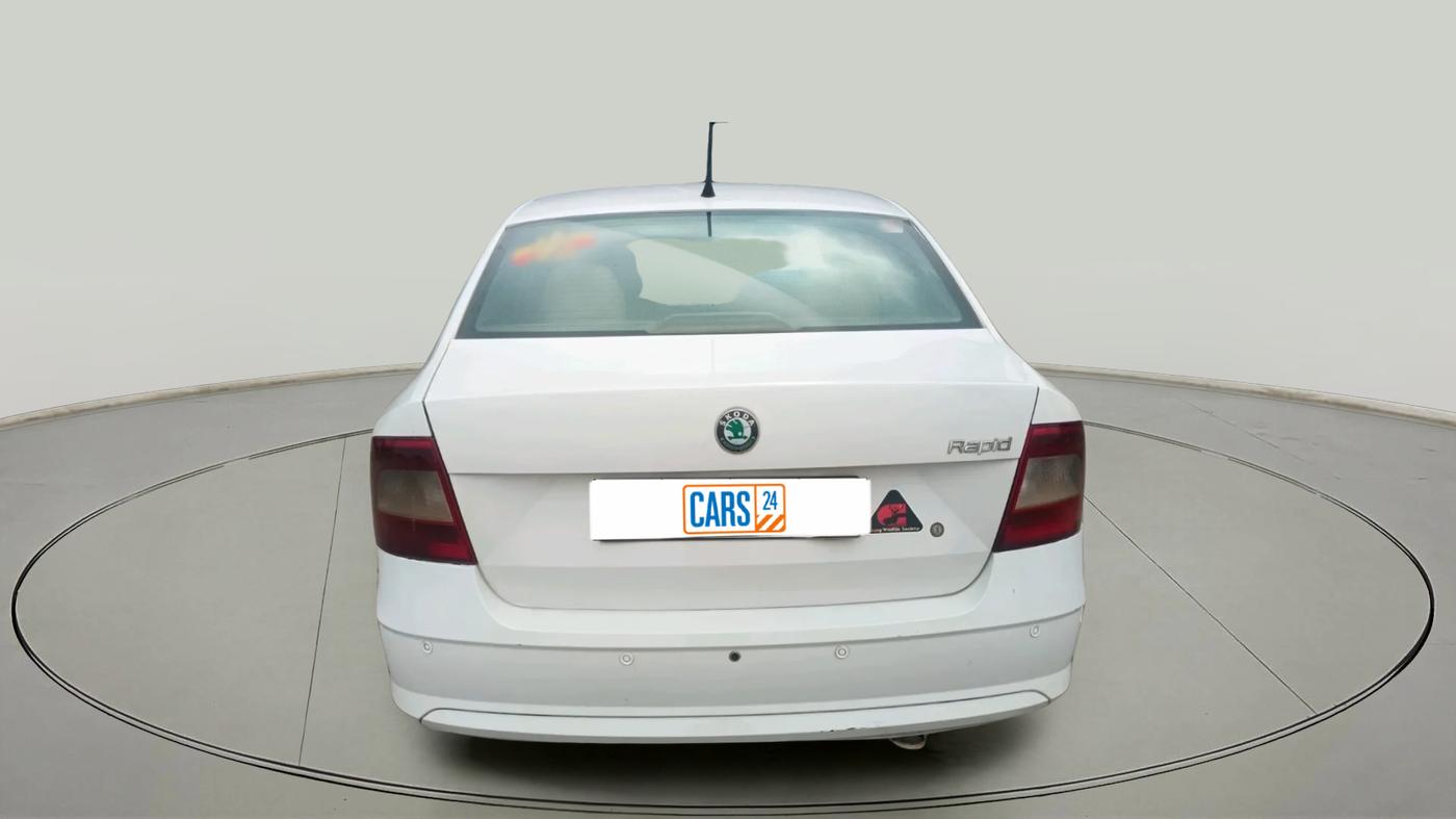 2013 Skoda Rapid ELEGANCE 1.6 TDI CR MT, Diesel, Manual, 1,39,681 km, exterior