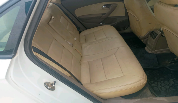 2013 Skoda Rapid ELEGANCE 1.6 TDI CR MT, Diesel, Manual, 1,39,681 km, interior