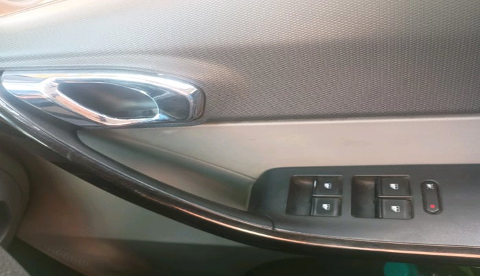 2016 Tata Tiago XZ PETROL, Petrol, Manual, 95,803 km, interior