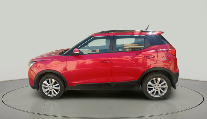 2020 Mahindra XUV300 W8 1.5 DIESEL AMT, Diesel, Automatic, 1,27,701 km, exterior