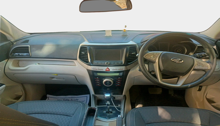 2020 Mahindra XUV300 W8 1.5 DIESEL AMT, Diesel, Automatic, 1,27,701 km, interior