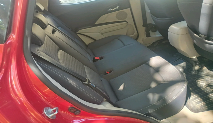 2020 Mahindra XUV300 W8 1.5 DIESEL AMT, Diesel, Automatic, 1,27,701 km, interior