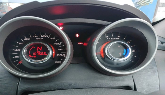 2013 Mahindra XUV500 W8, Diesel, Manual, 1,07,669 km, interior