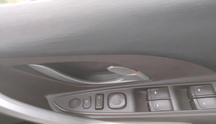 2013 Mahindra XUV500 W8, Diesel, Manual, 1,07,669 km, interior