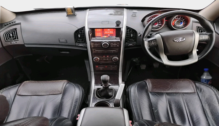 2013 Mahindra XUV500 W8, Diesel, Manual, 1,07,669 km, interior
