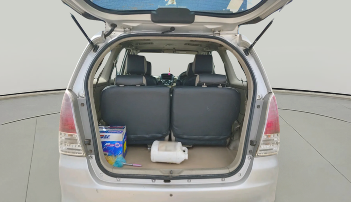 2011 Toyota Innova 2.5 G4 7 STR, Diesel, Manual, 2,37,869 km, exterior