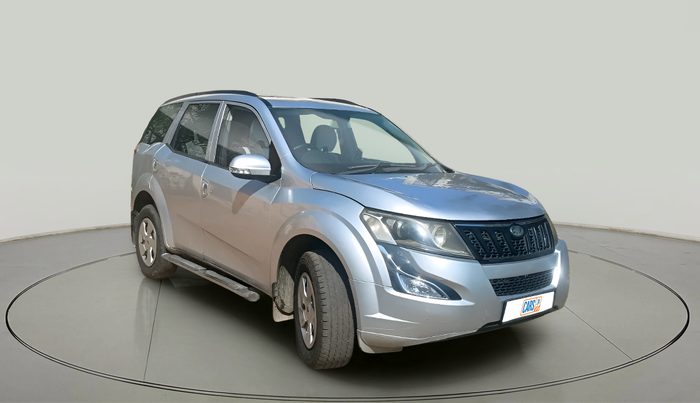 2017 Mahindra XUV500 W4, Diesel, Manual, 1,83,598 km, exterior