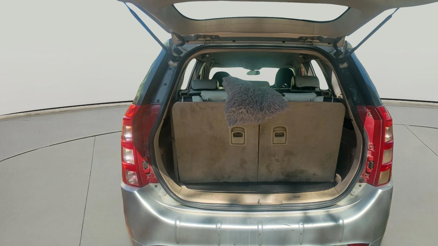 2017 Mahindra XUV500 W4, Diesel, Manual, 1,83,598 km, exterior