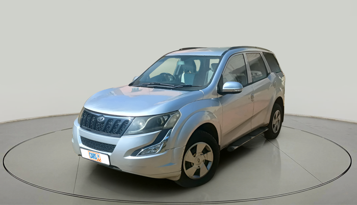 2017 Mahindra XUV500 W4, Diesel, Manual, 1,83,598 km, exterior