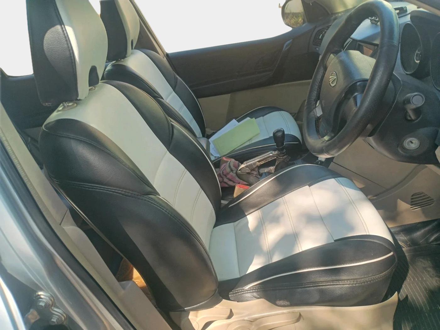 2017 Mahindra XUV500 W4, Diesel, Manual, 1,83,598 km, interior