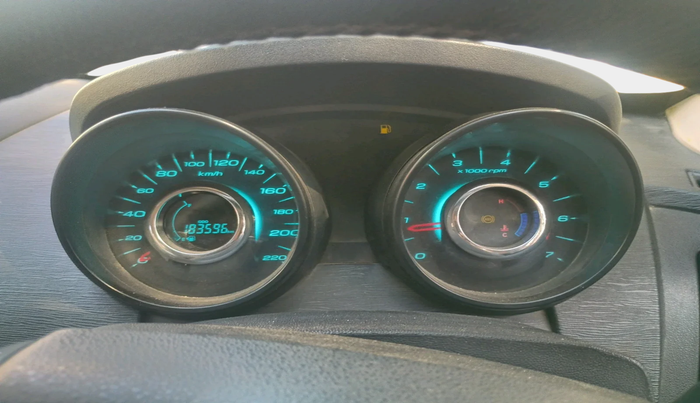 2017 Mahindra XUV500 W4, Diesel, Manual, 1,83,598 km, interior