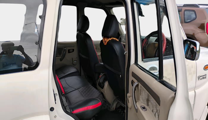 2011 Mahindra Scorpio VLX 2WD, Diesel, Manual, 1,30,164 km, interior