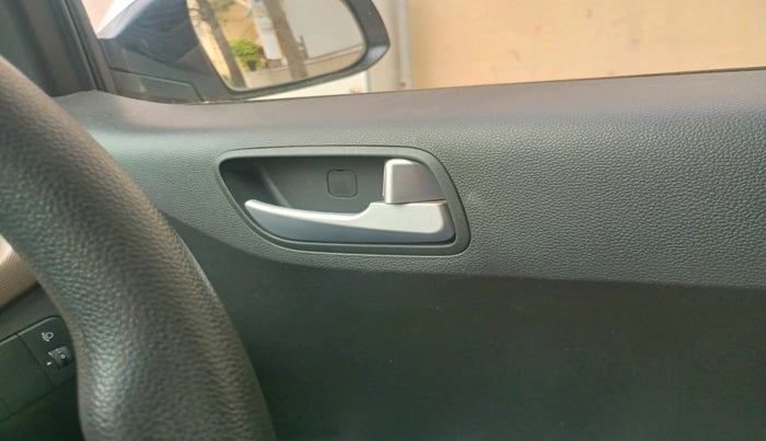 2017 Hyundai Xcent SX 1.2, Petrol, Manual, 63,686 km, interior