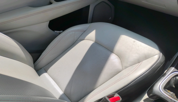 2018 Jeep Compass LIMITED 2.0 DIESEL, Diesel, Manual, 1,82,759 km, interior