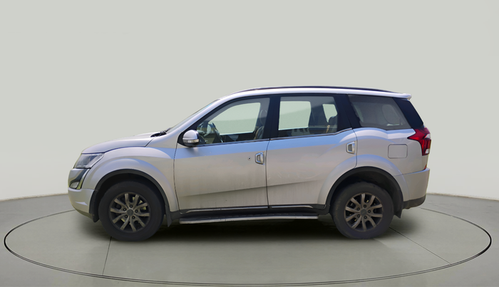 2018 Mahindra XUV500 W11 AT, Diesel, Automatic, 1,63,518 km, exterior