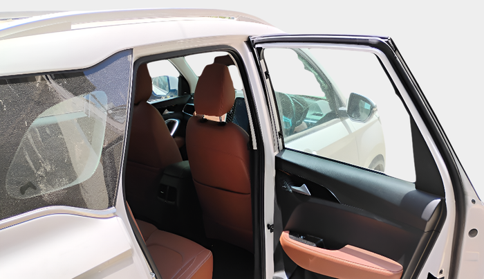 2021 MG HECTOR PLUS SELECT 2.0 DIESEL TURBO MT 7-STR, Diesel, Manual, 23,338 km, interior
