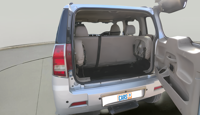 2015 Mahindra TUV300 T8, Diesel, Manual, 2,24,597 km, exterior