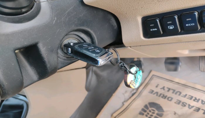 2015 Mahindra TUV300 T8, Diesel, Manual, 2,24,597 km, interior