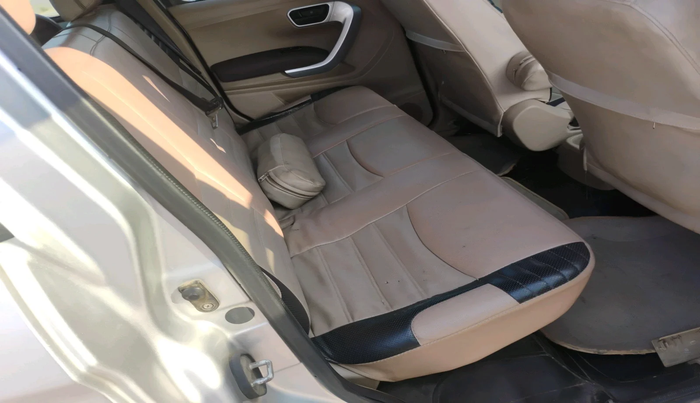 2015 Mahindra TUV300 T8, Diesel, Manual, 2,24,597 km, interior